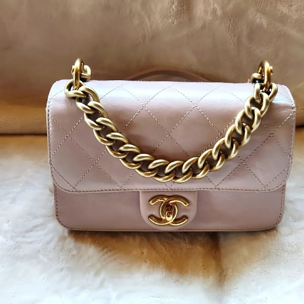 CHANEL‎ Blush Pink Flap Quilted Shoulder Bag with Gold Chain